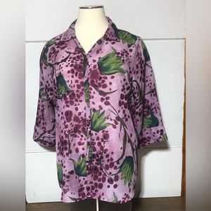 White Stag W22/24 purple and green blouse. 100% polyester 30” length 26” p2p